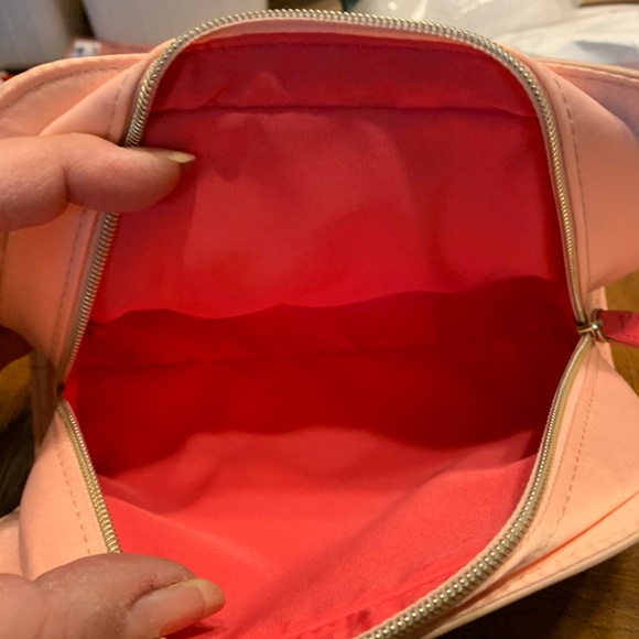 BVLGARI Light Pink Make Up Case! - Picture 6 of 6